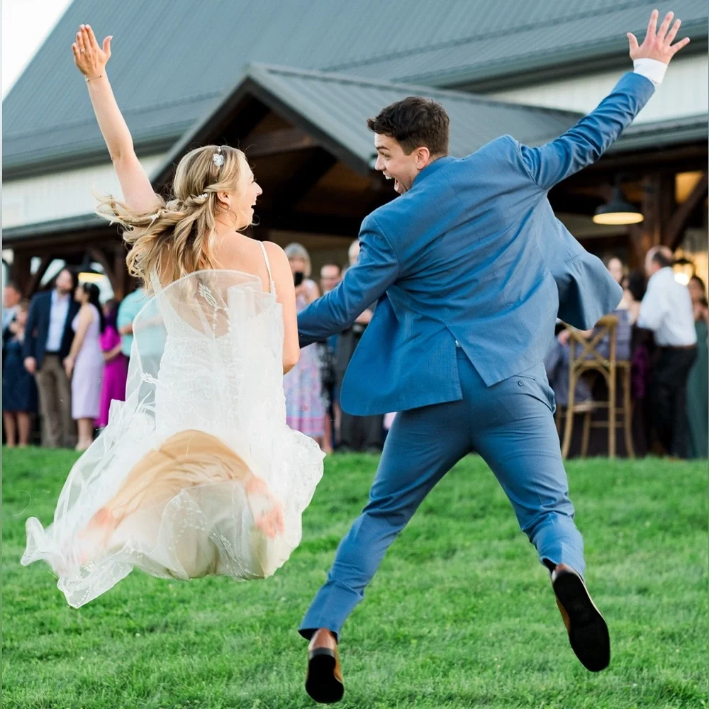 Hey! I’m Kelly Elizabeth - - Picture 2 of 4